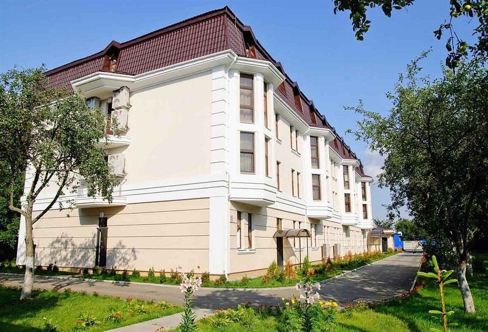 Ligena Hotel Boryspilʼ Buitenkant foto