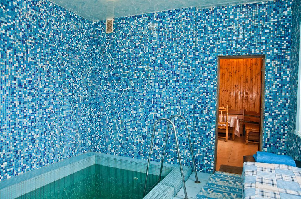 Ligena Hotel Boryspilʼ Buitenkant foto