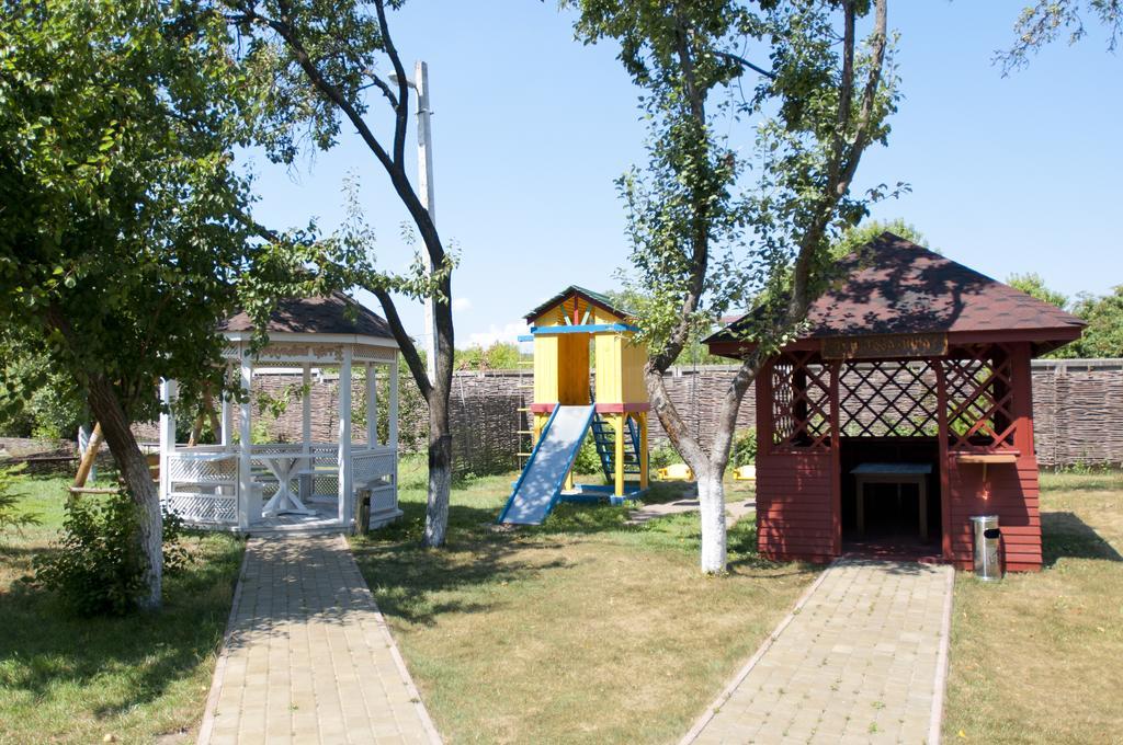 Ligena Hotel Boryspilʼ Buitenkant foto